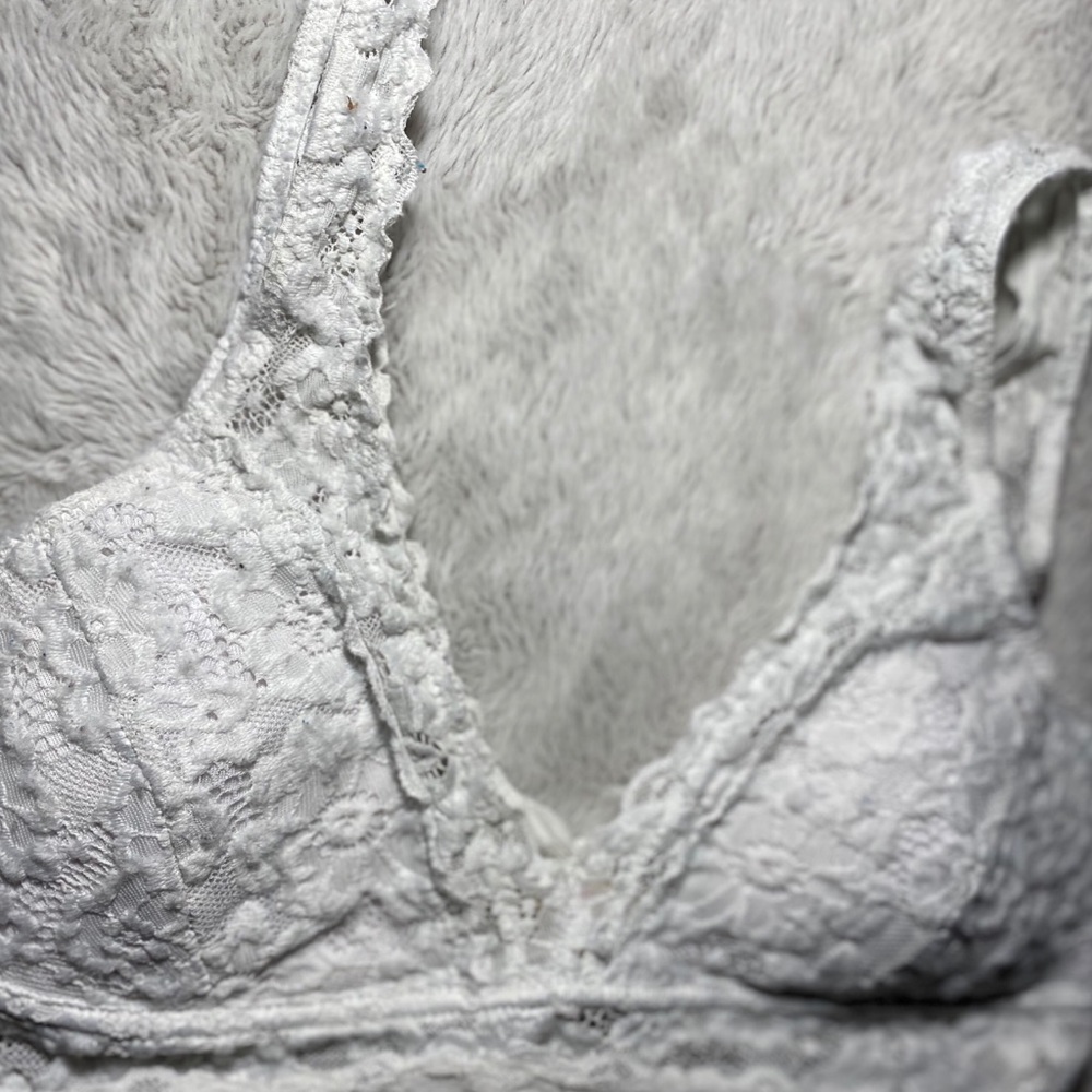 White lace bralette size medium